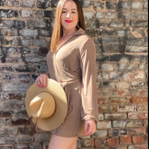 Tan Wrap Long Sleeve Mini Dress Size Small NWT - Picture 3 of 6